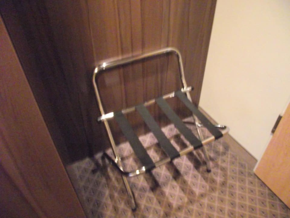 Kofferablage Leonardo Royal Hotel Düsseldorf Königsallee