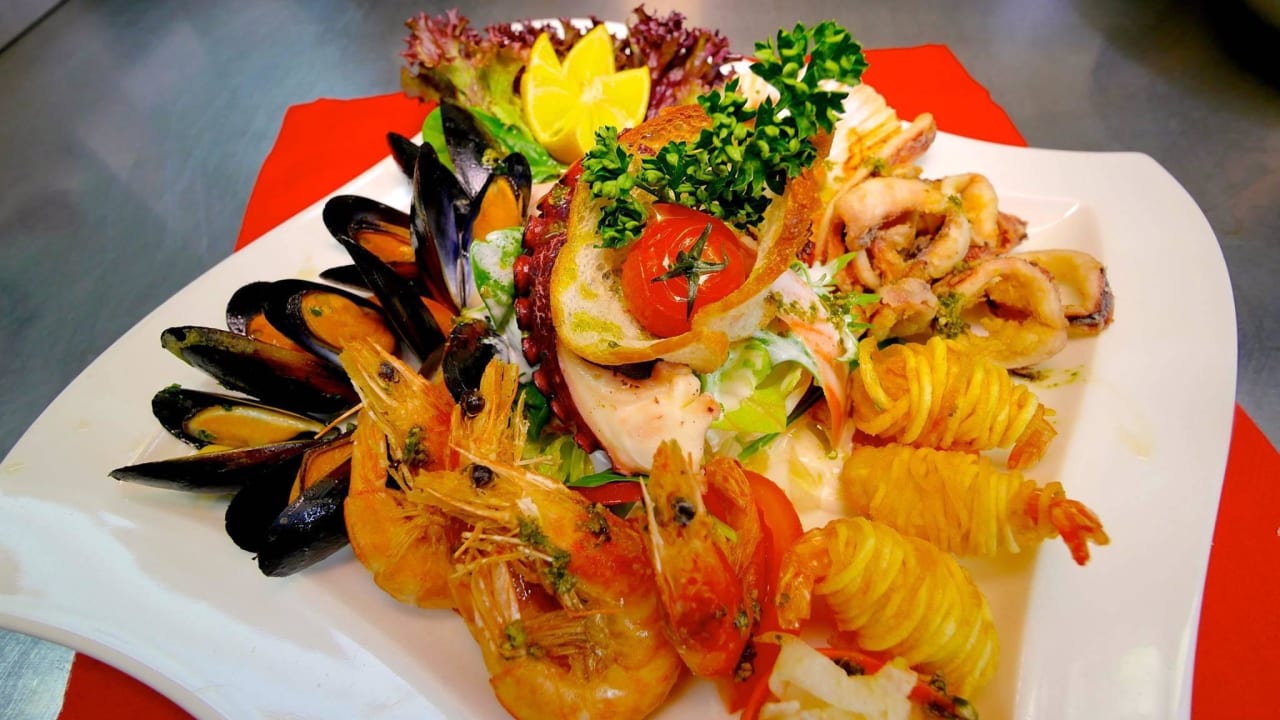 Köstliche Meeresfrüchteplatte aus unserer Küche  Hotel Kohlerhof