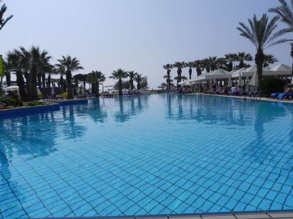 Duzy i zadbany Crystal Tat Beach