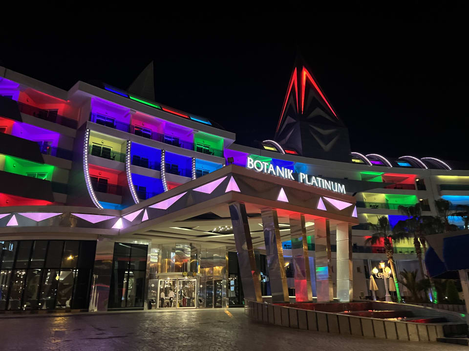 Außenansicht Hotel Botanik Platinum