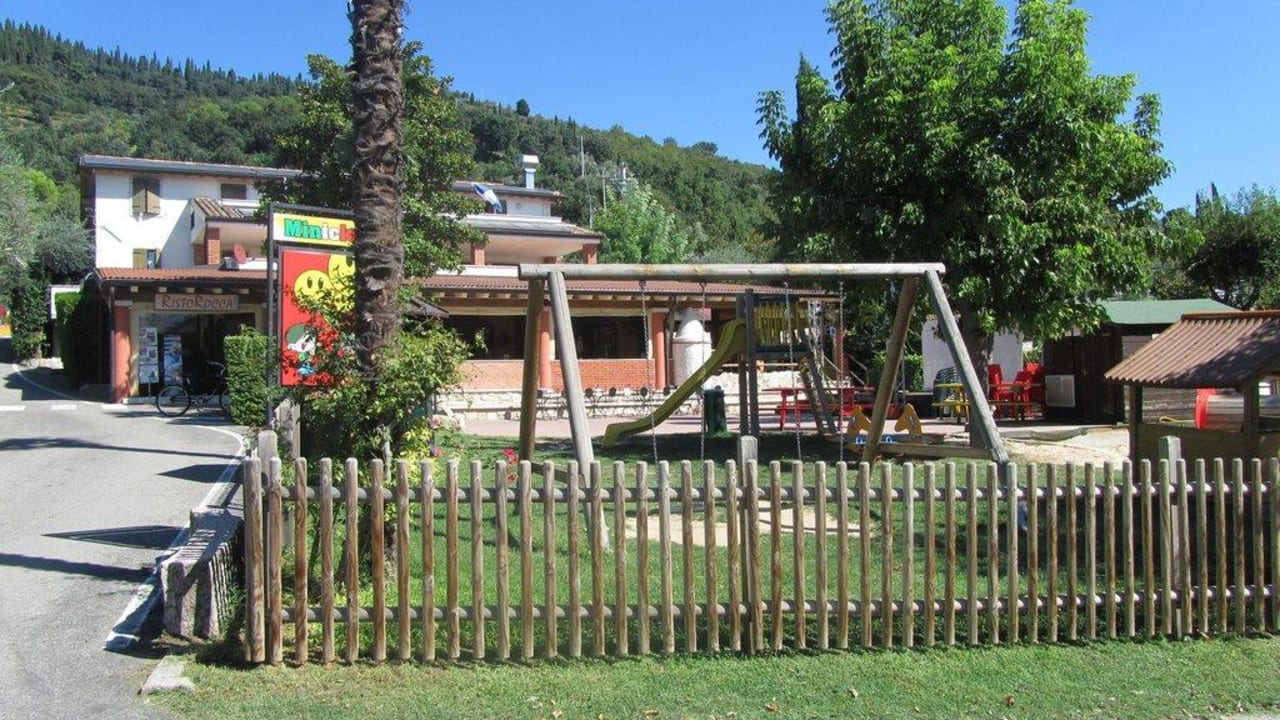 Spielplatz & Pizzaria La Rocca Camping Village
