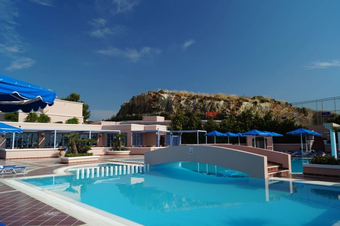 Przy basenie Mitsis Rodos Village