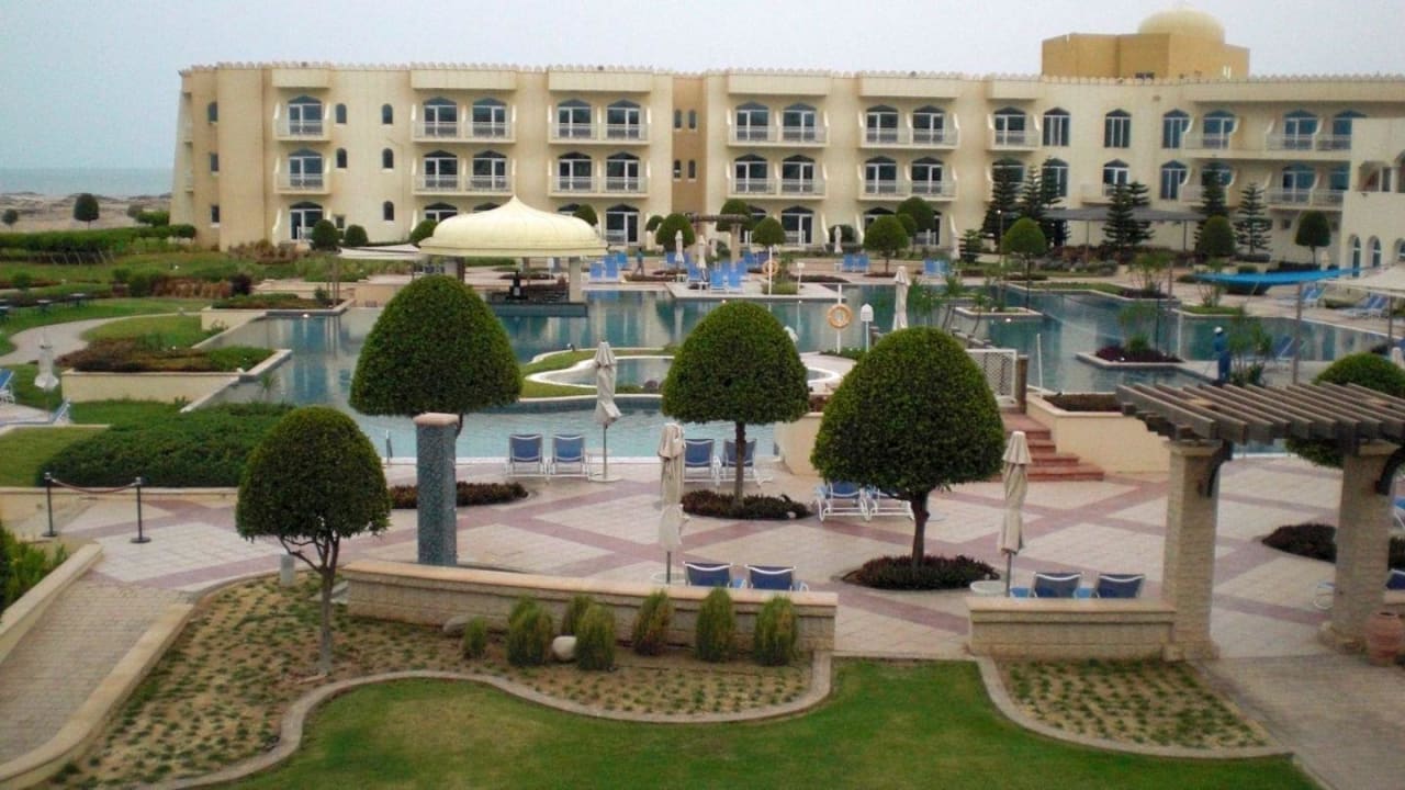 Pool Wyndham Garden Salalah Mirbat