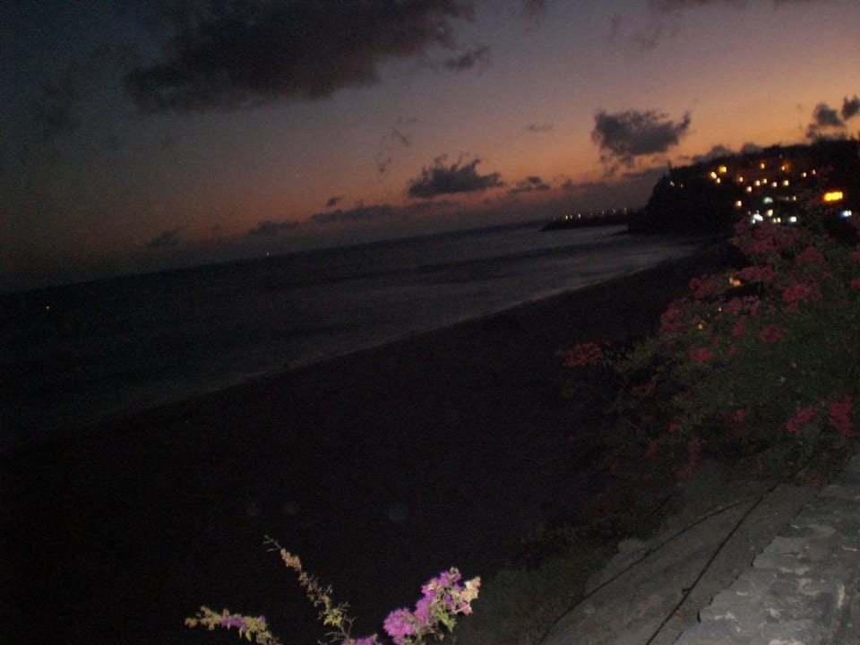 Ausblick von der Strandpromenade abends Servatur Alameda de Jandía