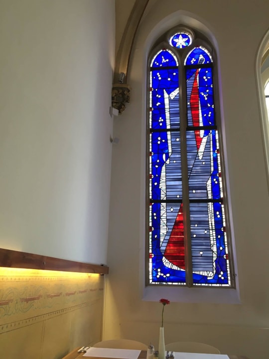 Fenster im Restaurant HOPPER Hotel St. Josef