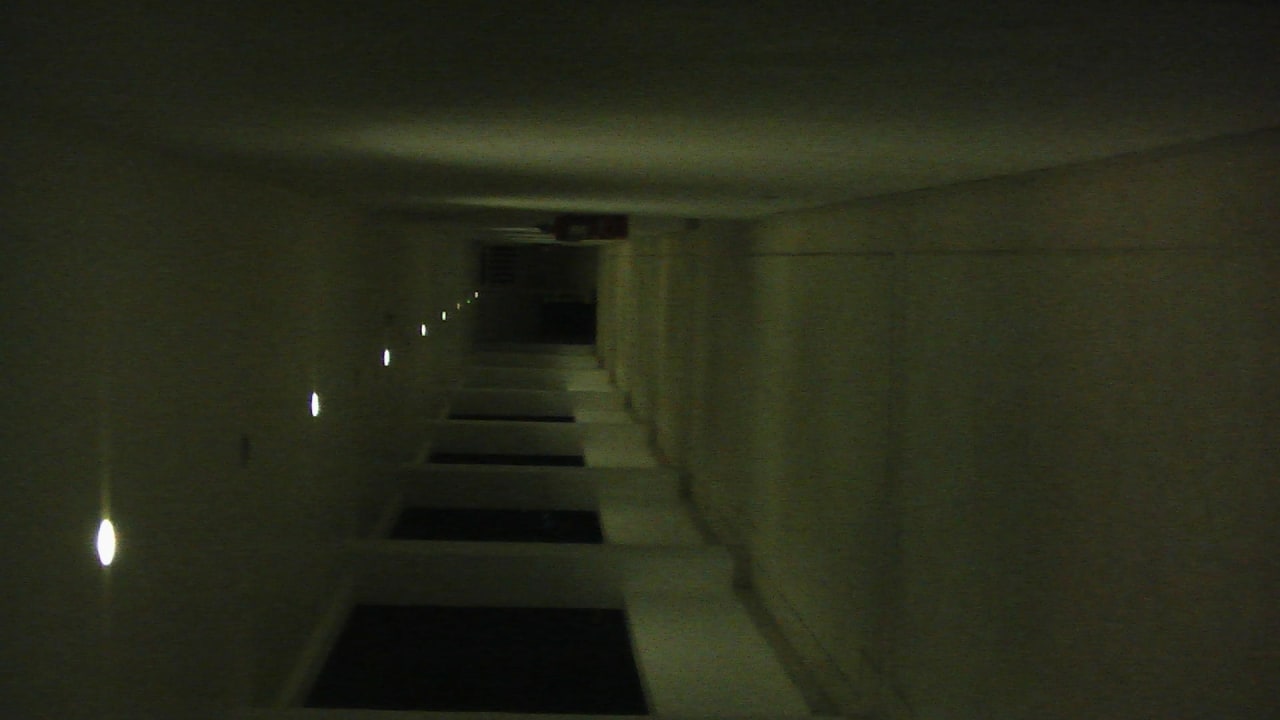 Hotelflur bei Nacht Peace Laguna Resort and Spa