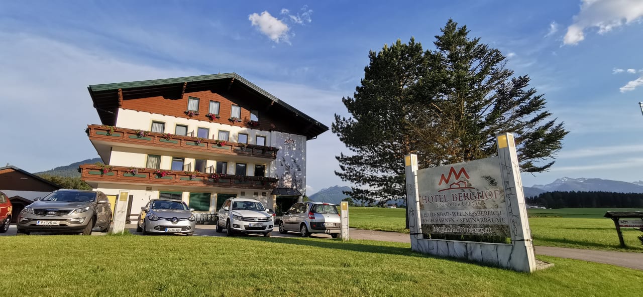 Außenansicht Hotel Berghof Mitterberg