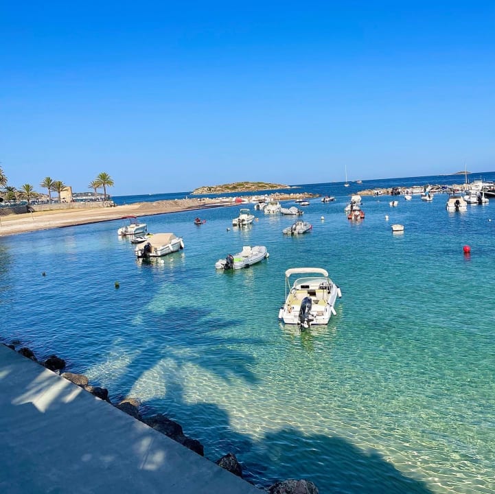 Strand The Ibiza Twiins