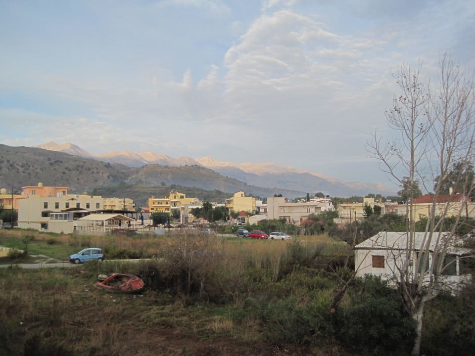 Blick vom Balkon auf die Berge im Hinterland Hotel Corissia Princess