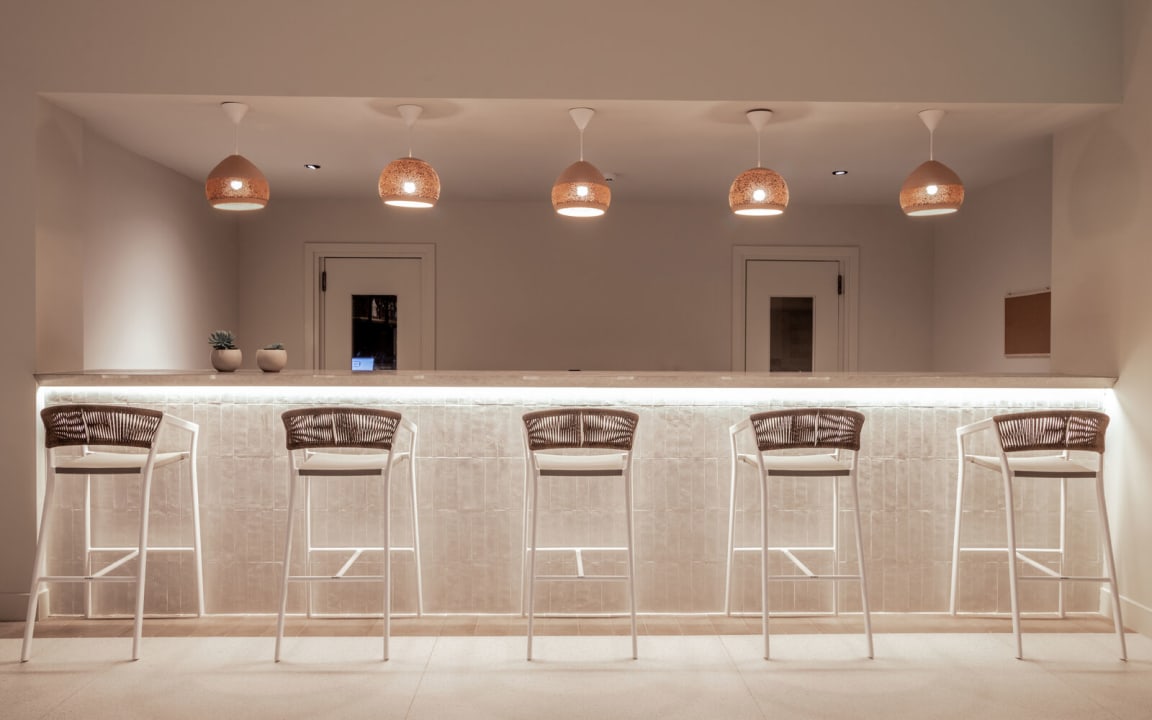 Lobby Domes Aulūs Zante, Autograph Collection