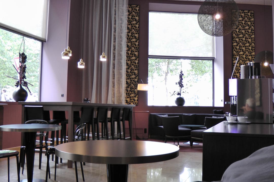 Hinterer Lobbybereich Aparthotel Adagio Vienna City