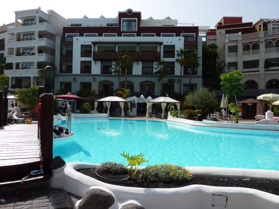 Großer Pool mit Brücke Gran Tacande Wellness & Relax Costa Adeje