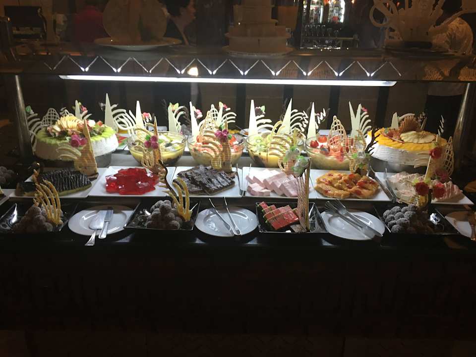 Dessertbüffet im La Casa Pickalbatros Alf Leila Wa Leila Resort - Neverland Hurghada