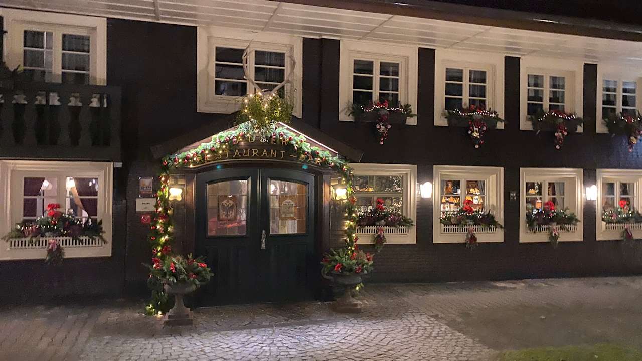 Außenansicht Parkhotel Adler