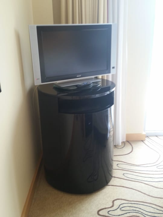 TV im Schlafbereich Zimmer 725 Hotel Le Méridien München