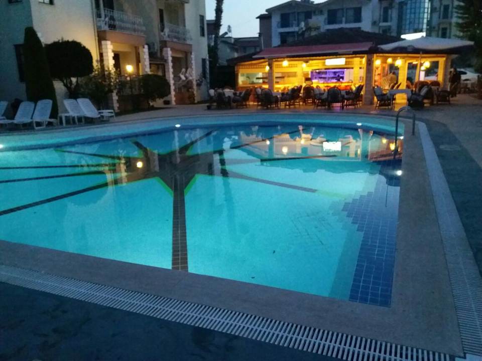 Gastro Side Papaya Apart Hotel