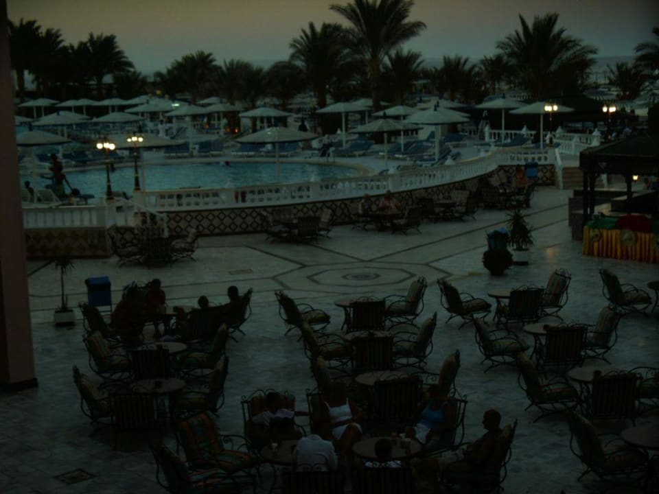 Blick auf die Poolanlage Beach Albatros Resort