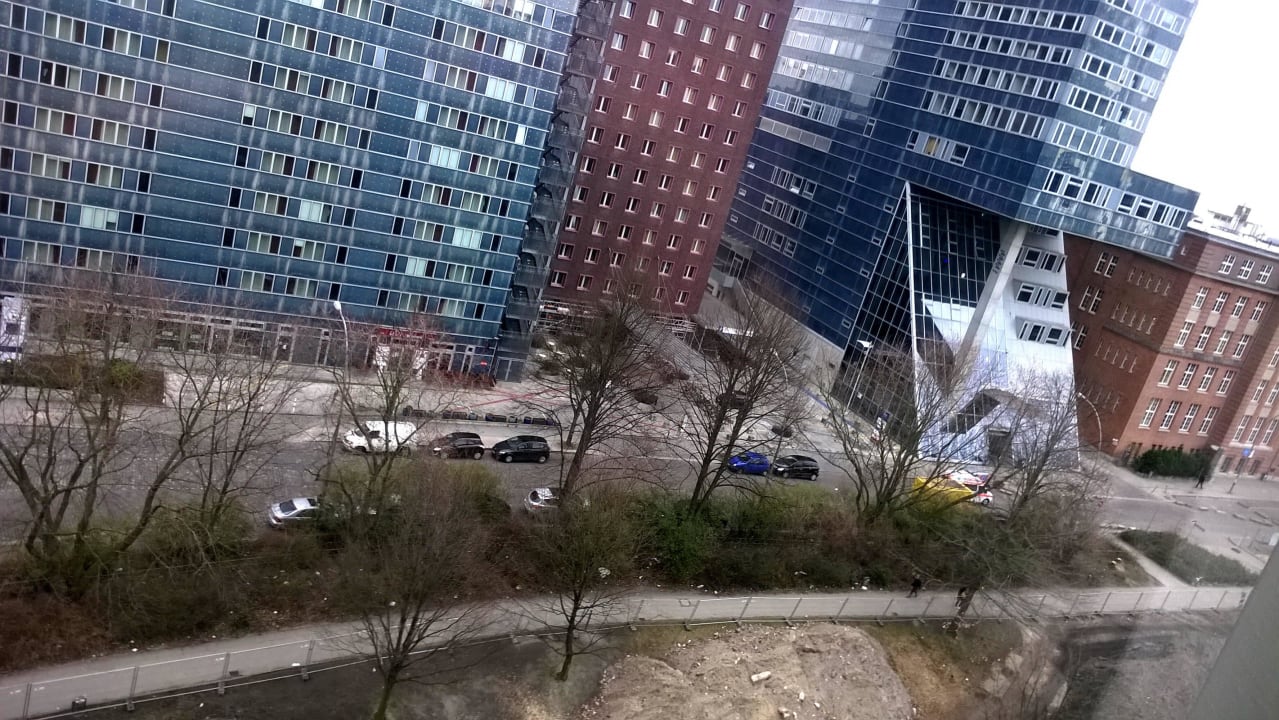 Vom Fenster aus Motel One Hamburg-Alster