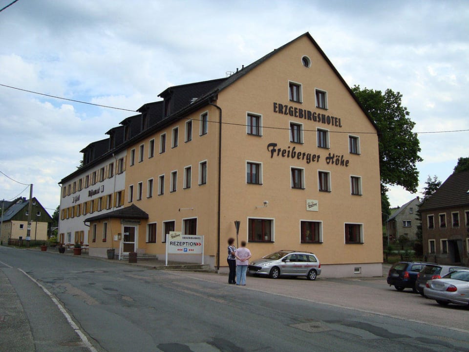 Blick von der Strasse Erzgebirgshotel Freiberger Höhe