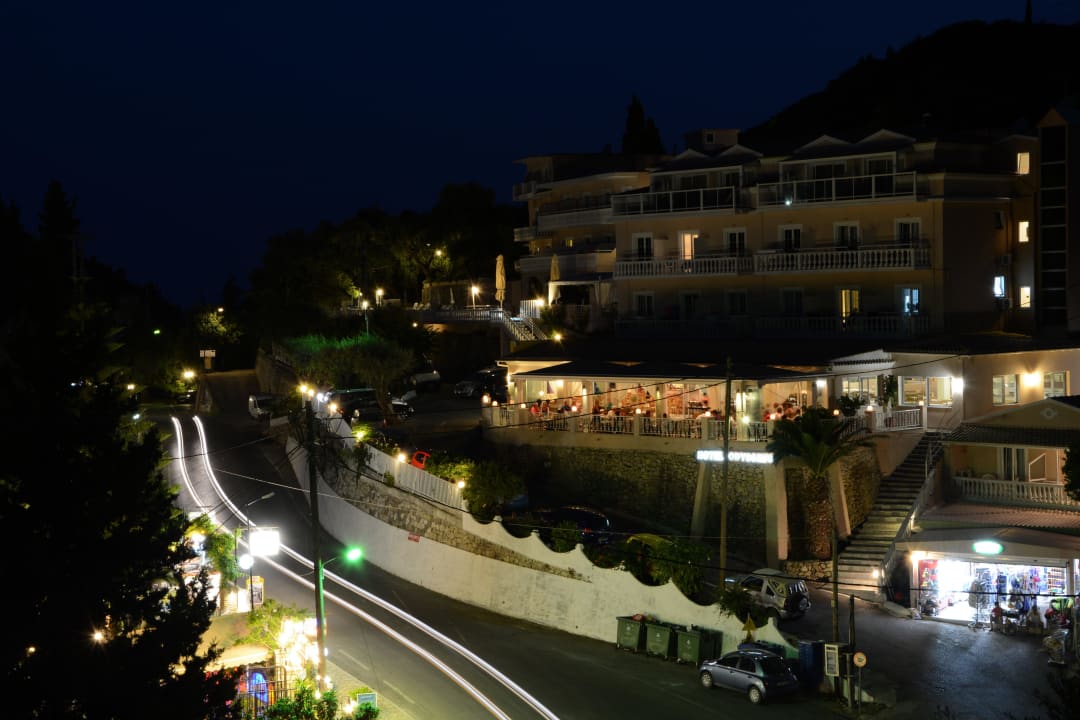 Hotel Odysseus in der Nacht Odysseus Hotel