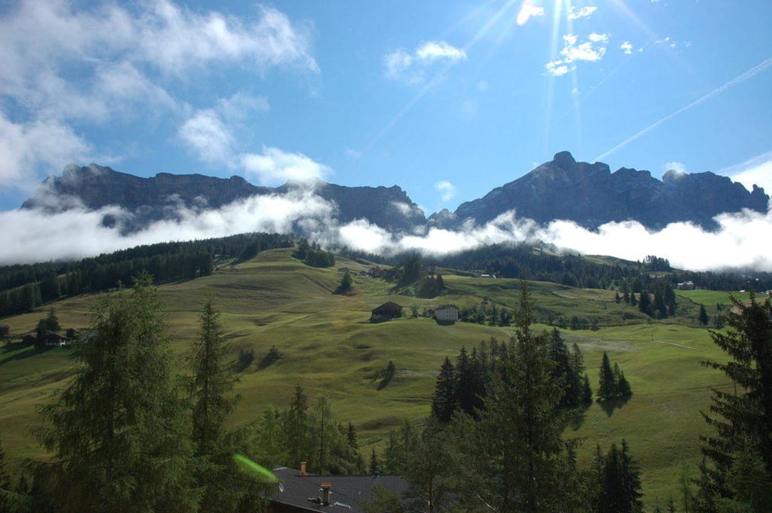 Blick vom Balkon auf den Kreuzkofel Alpine Hotel Ciasa Lara