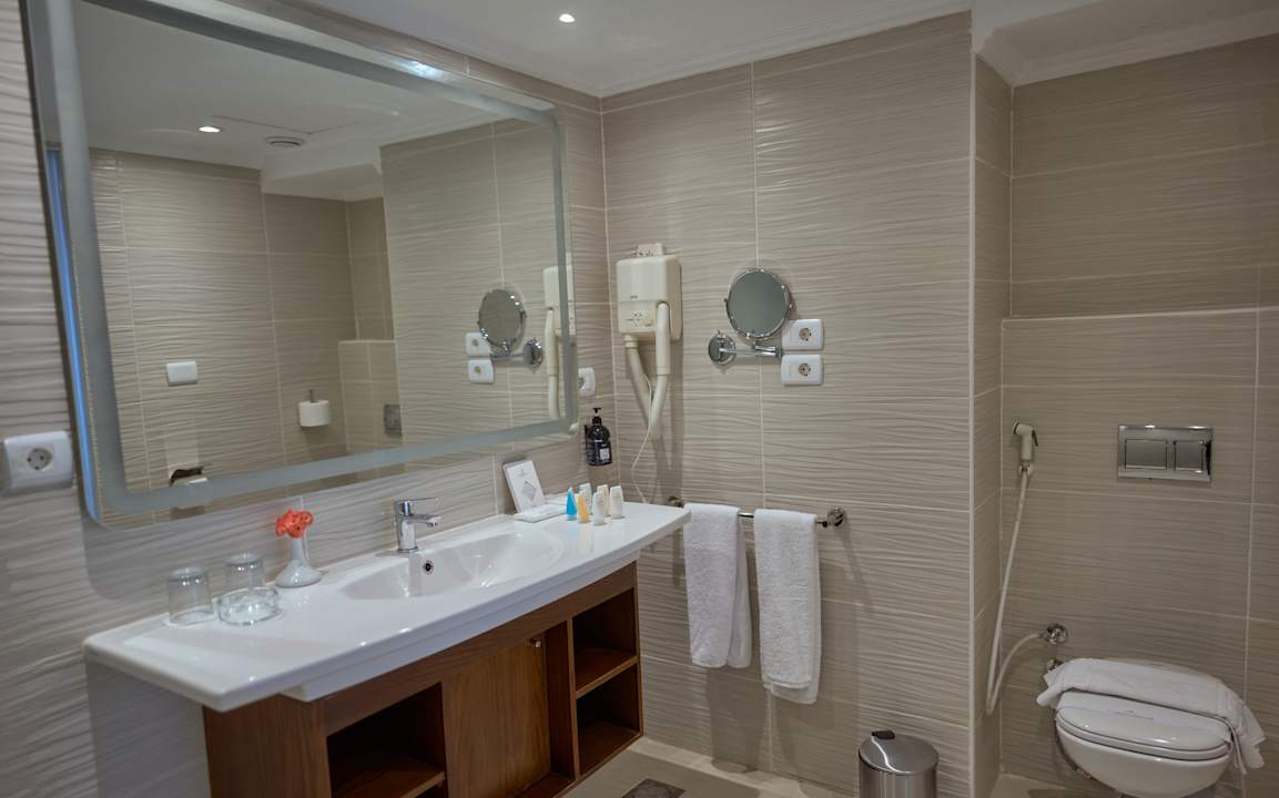 Zimmer Diamond Beach by Pearl Resort