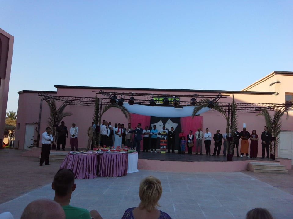 Przedstawienie pracowników hotelu Lella Meriam Hotel & Club