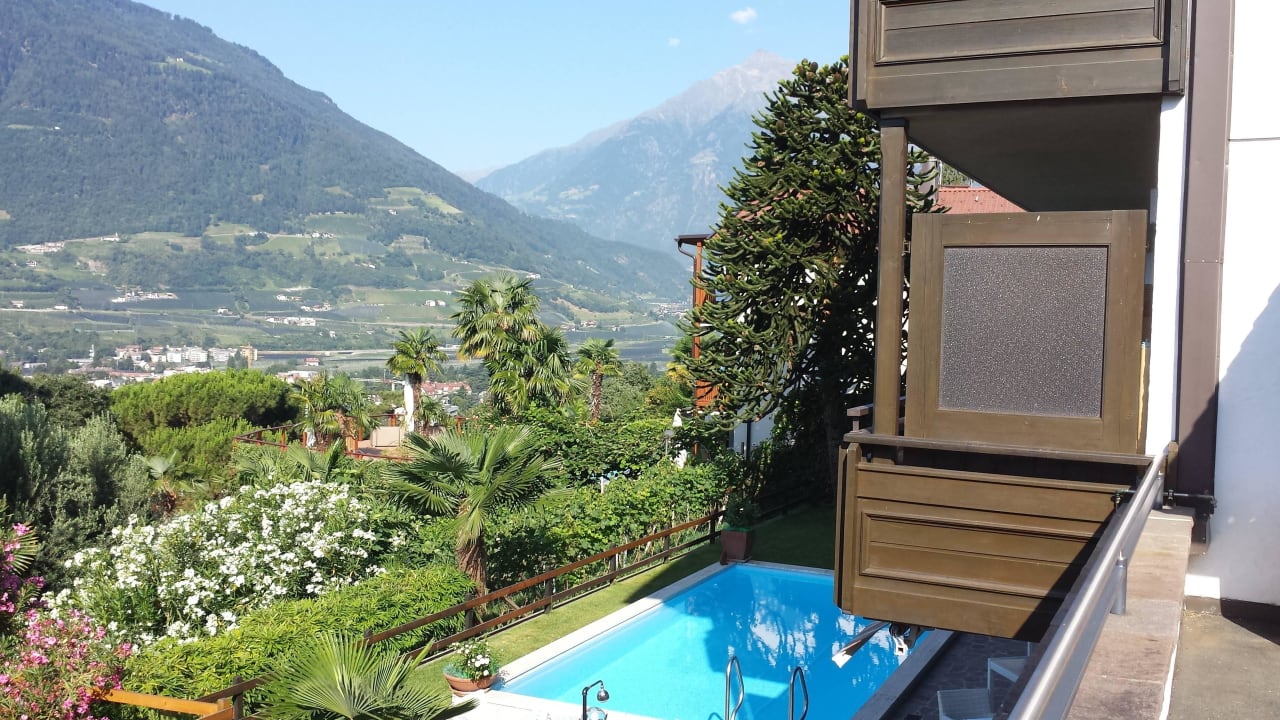 Zimmerausblick nach Meran Residence Hubertus