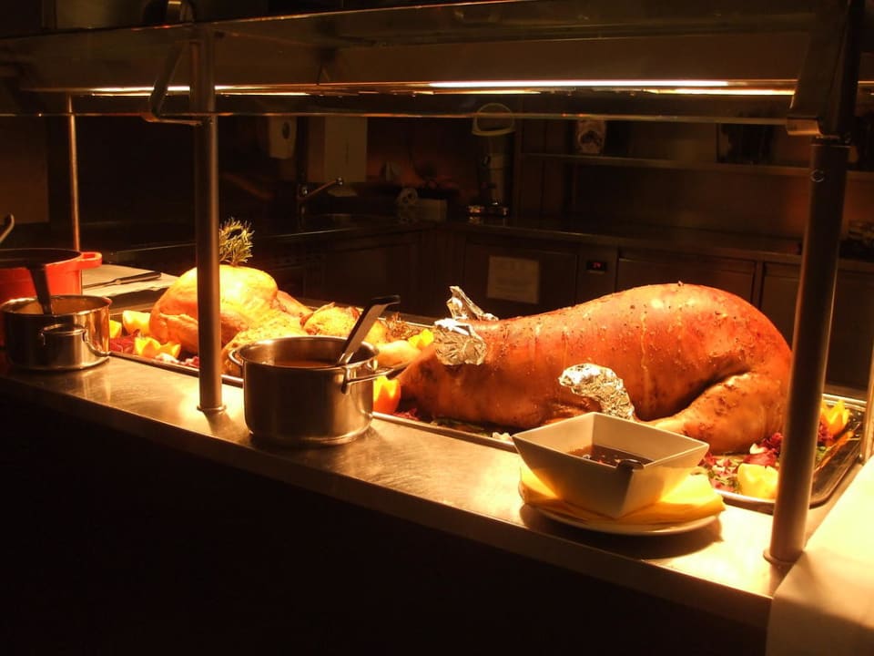 Abendessenbuffet in der Stüva, Hotel Laudinella Hotel Laudinella