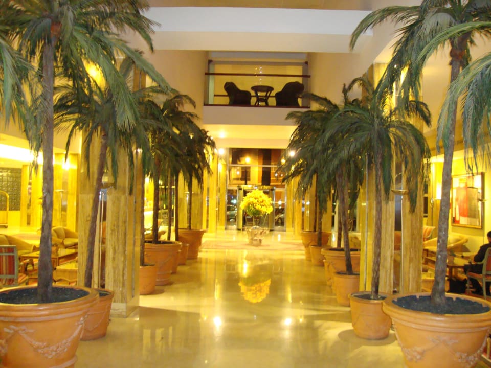Lobby Bull Reina Isabel & Spa