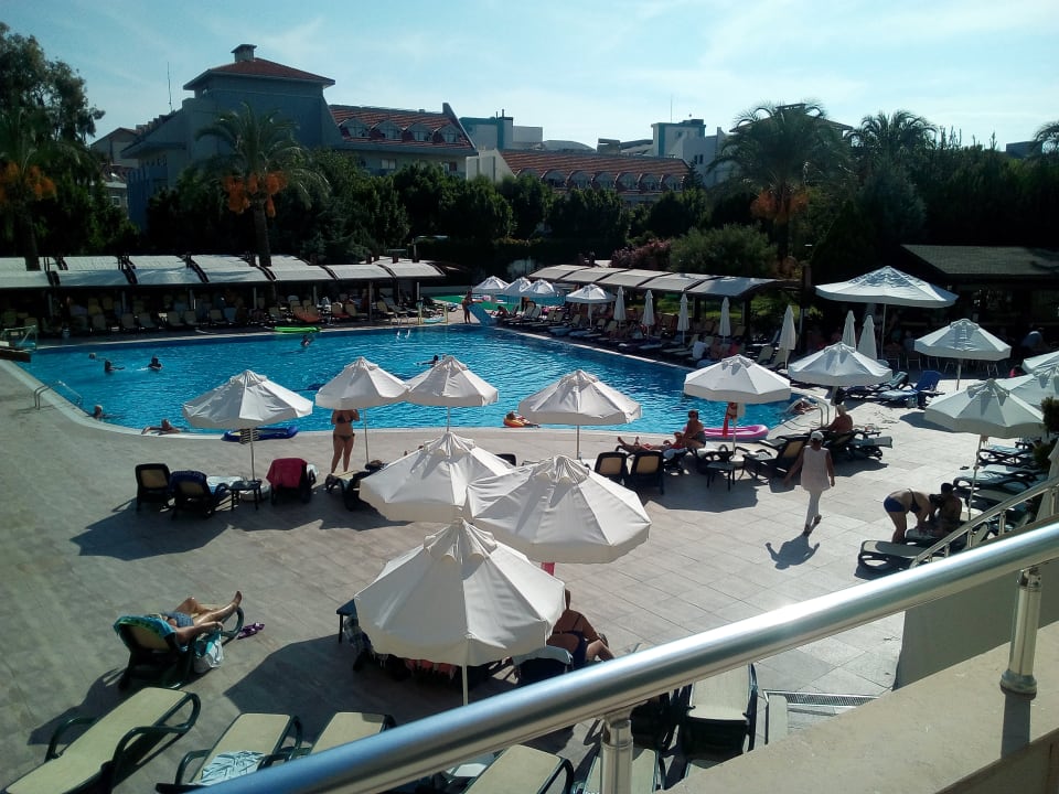 Pool Side Breeze Hotel