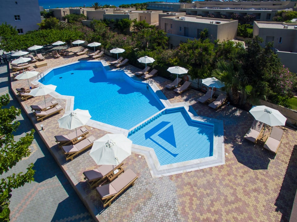 Pool Enorme Armonia Beach