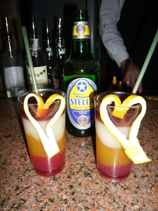 Leckerer Jamaika-Cocktail an der Aladin Bar Pickalbatros Alf Leila Wa Leila Resort - Neverland Hurghada