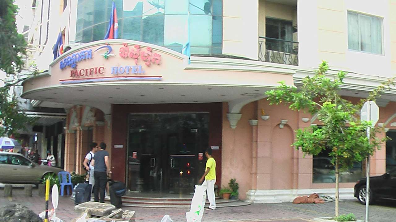 Eingang Hotel Pacific, Phnom Penh