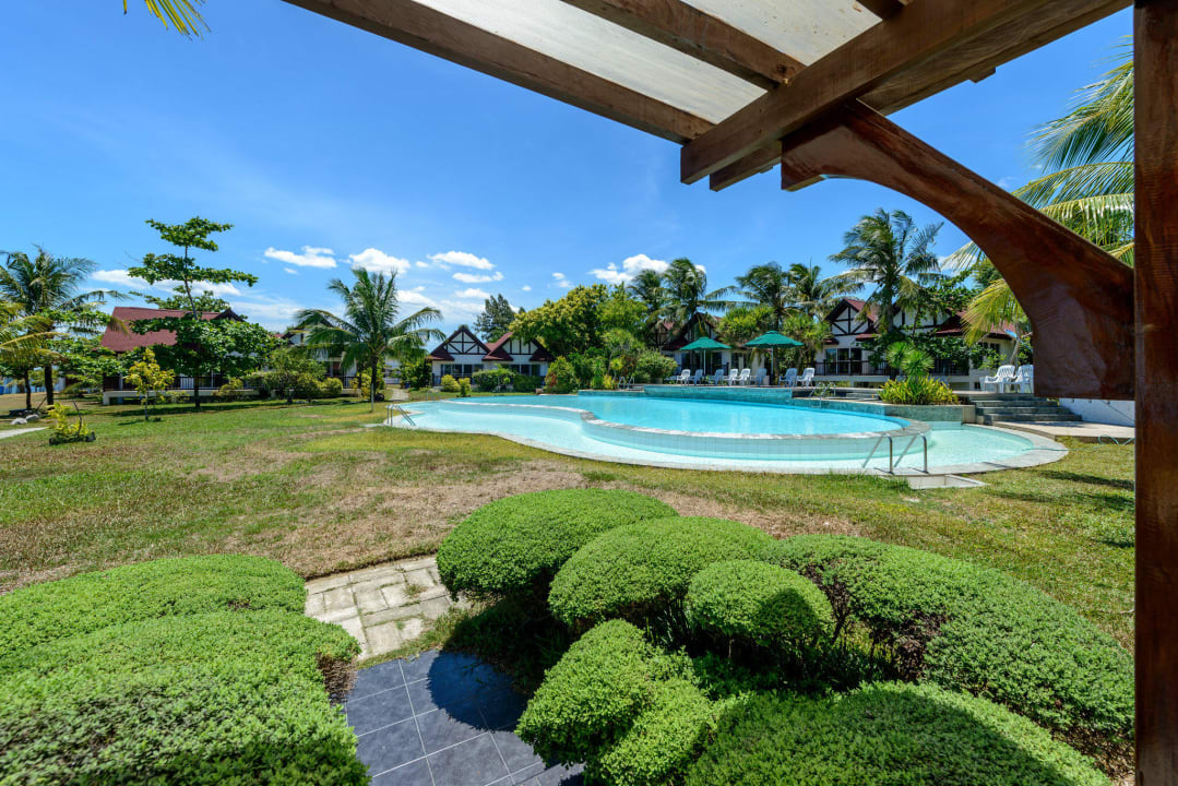 Weg zum Pool Hotel Anhawan Beach Resort & Spa