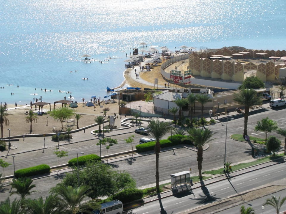 Вид из отеля Royal Hotel Dead Sea