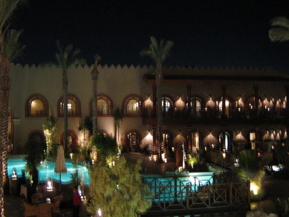 Zimmeraussicht bei Nacht Ghazala Gardens