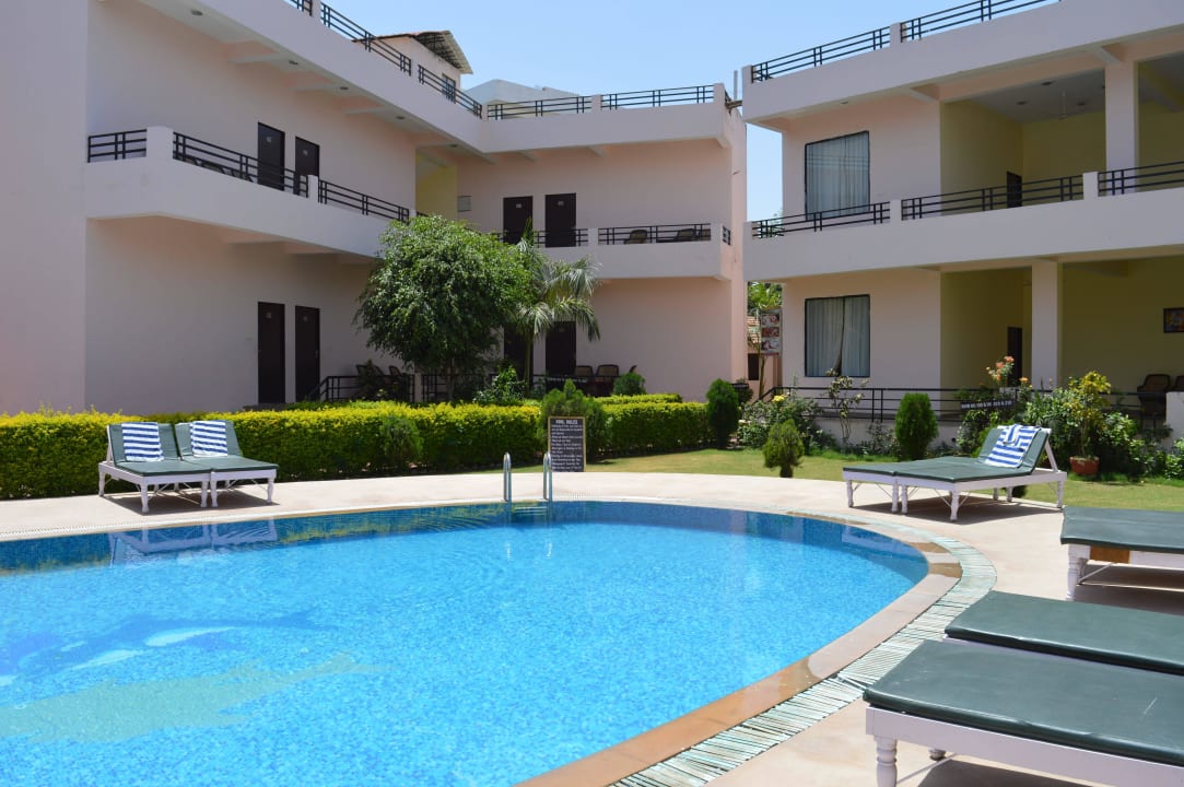 Pool Om Rudrapriya Holiday Resort