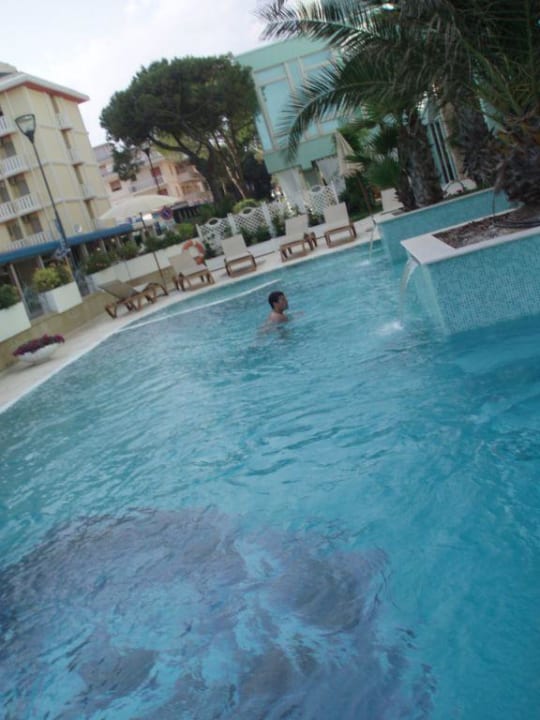 Pool Hotel Montecarlo