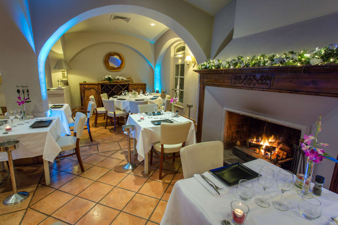 Salle restaurant avec cheminée Hotel San Pedro