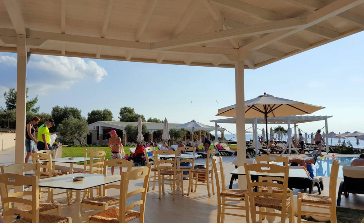 Poolbar Istion Club & Spa