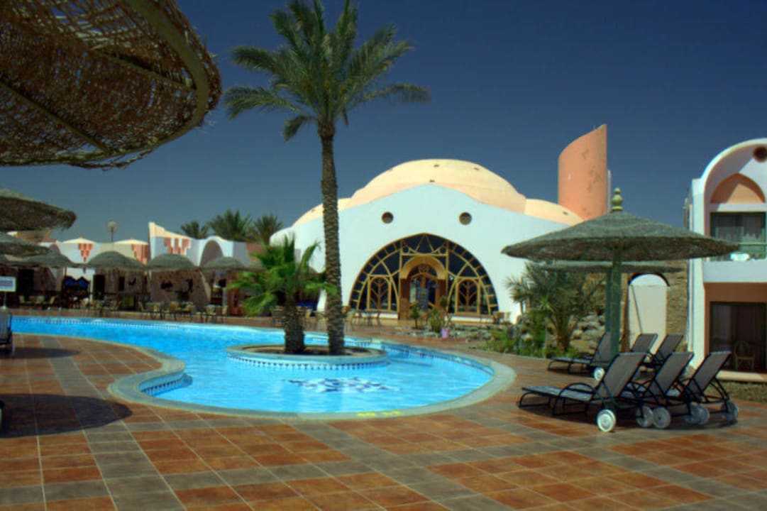 Бассейн Shams Alam Beach Resort