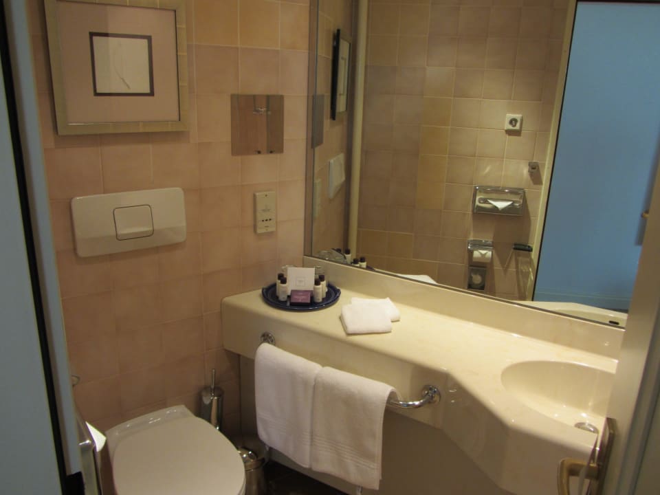 Bad vom Executive Room Grand Hotel Prague Towers