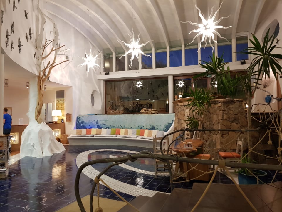 Lobby Hotel Resort & Spa Baia Caddinas