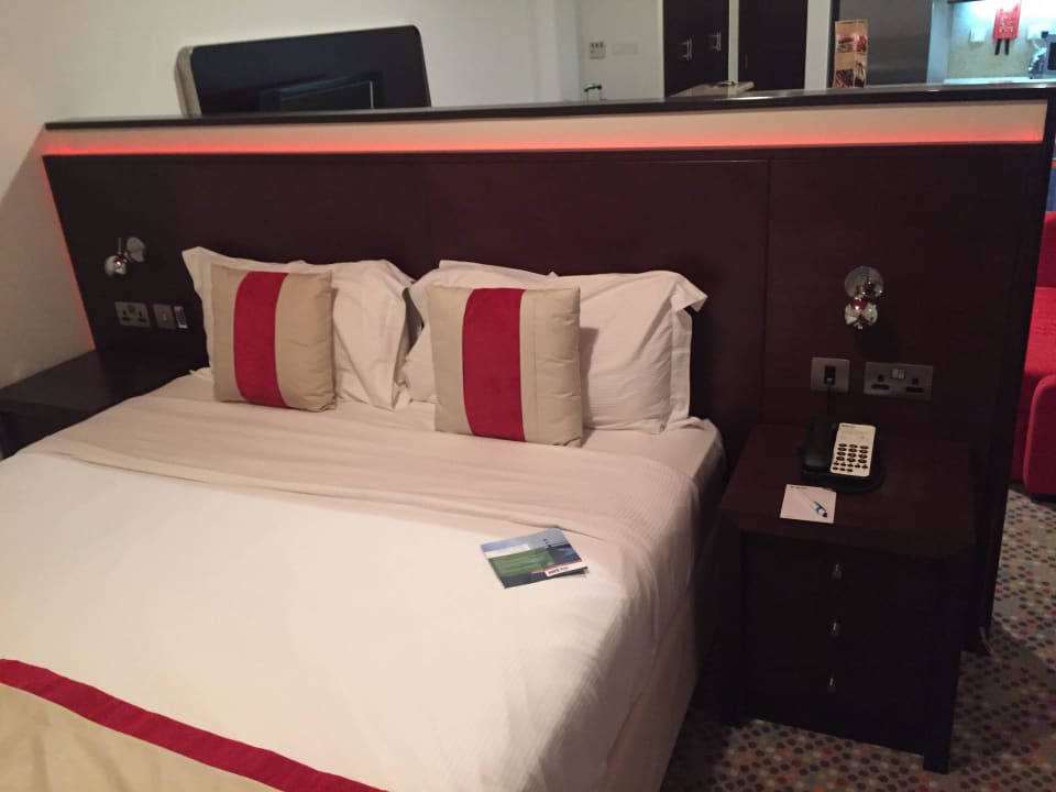 Bett MENA ApartHotel Albarsha