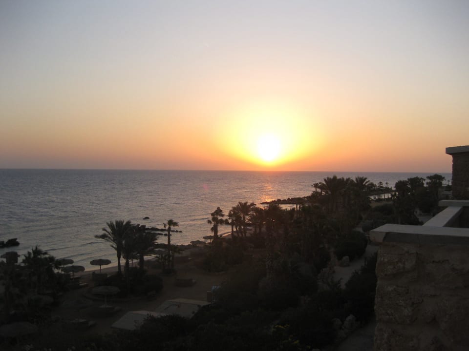 Рассвет, фото с балкона номера Pickalbatros Citadel Resort