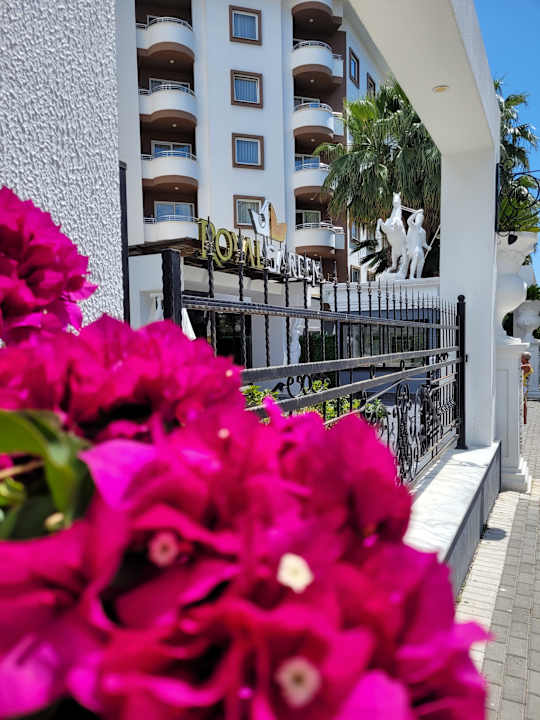 Außenansicht Hotel Royal Garden Beach