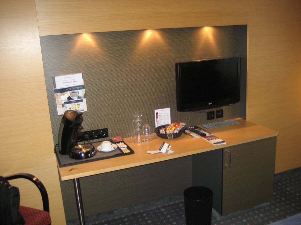 Ob Kaffeemaschine,Safe im Schrank oder Flachbildsc Ramada by Wyndham Essen
