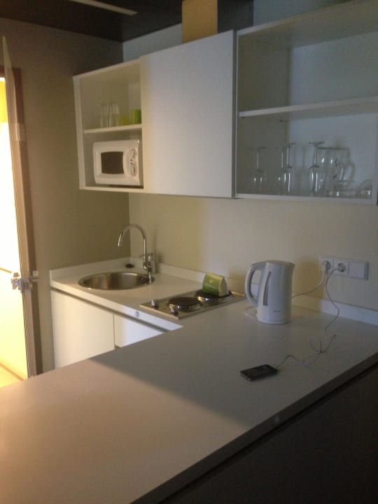 Kitchenette  Super  Hotel Harry's Home Linz