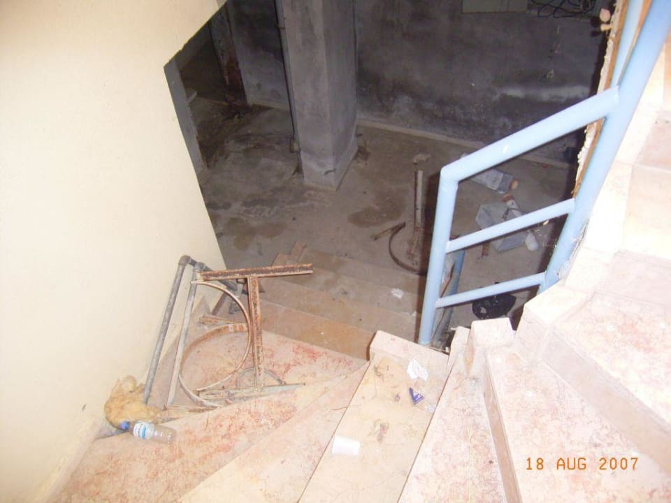 Abgang Untergeschoss Dream Family Club